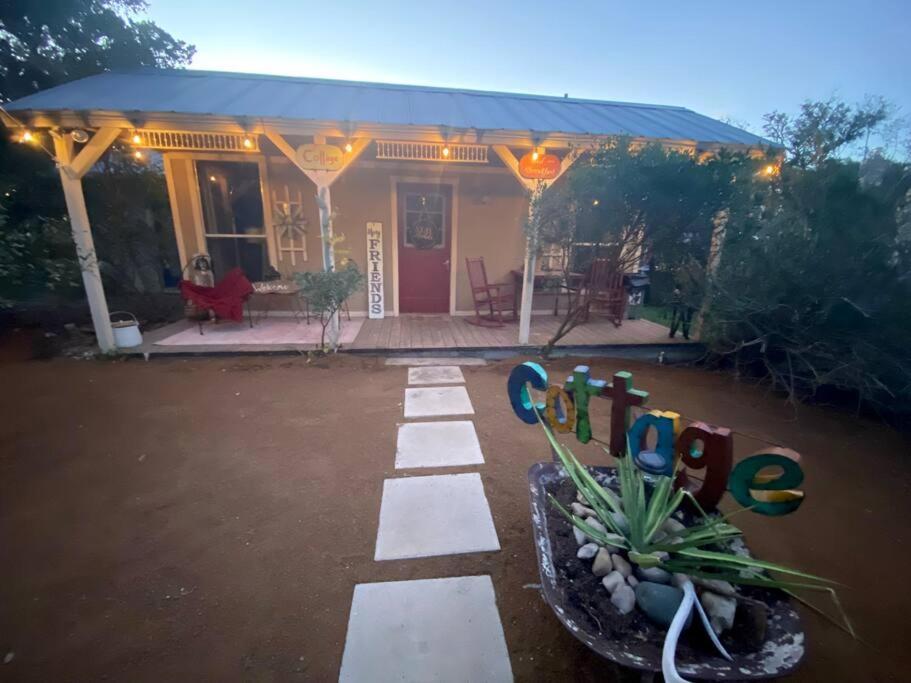 Cottage With Hot Tub And Pool Bandera, Tx. Екстер'єр фото